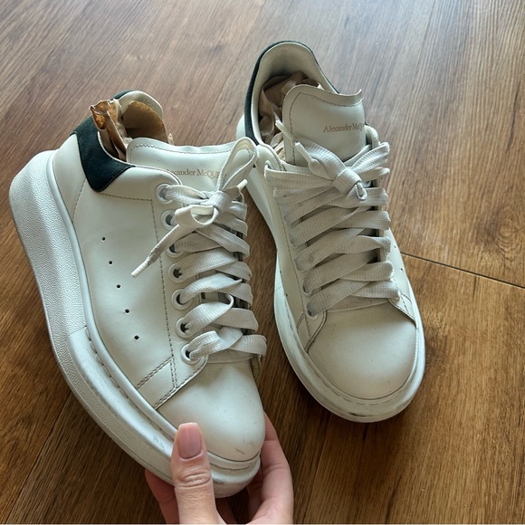 Alexander McQueen Platform Sneakers Women’s 38 1/2 EU / 8.5 US in White/Black - Picture 4 of 9